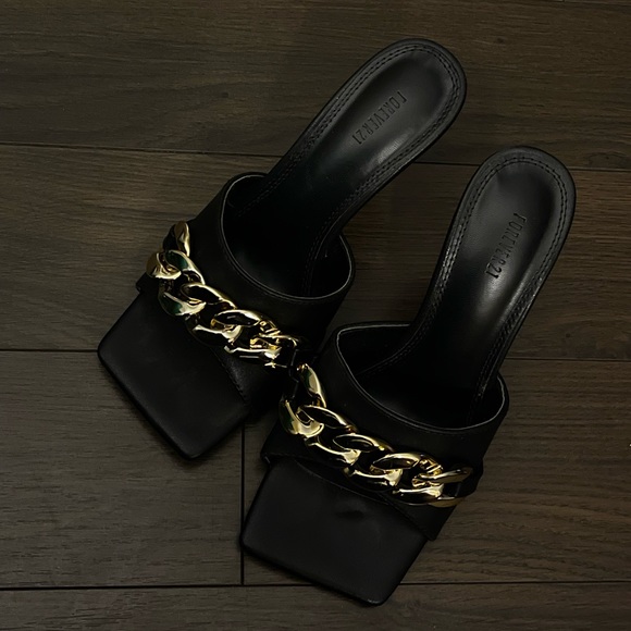 Black Gold chain Heel - Picture 1 of 2